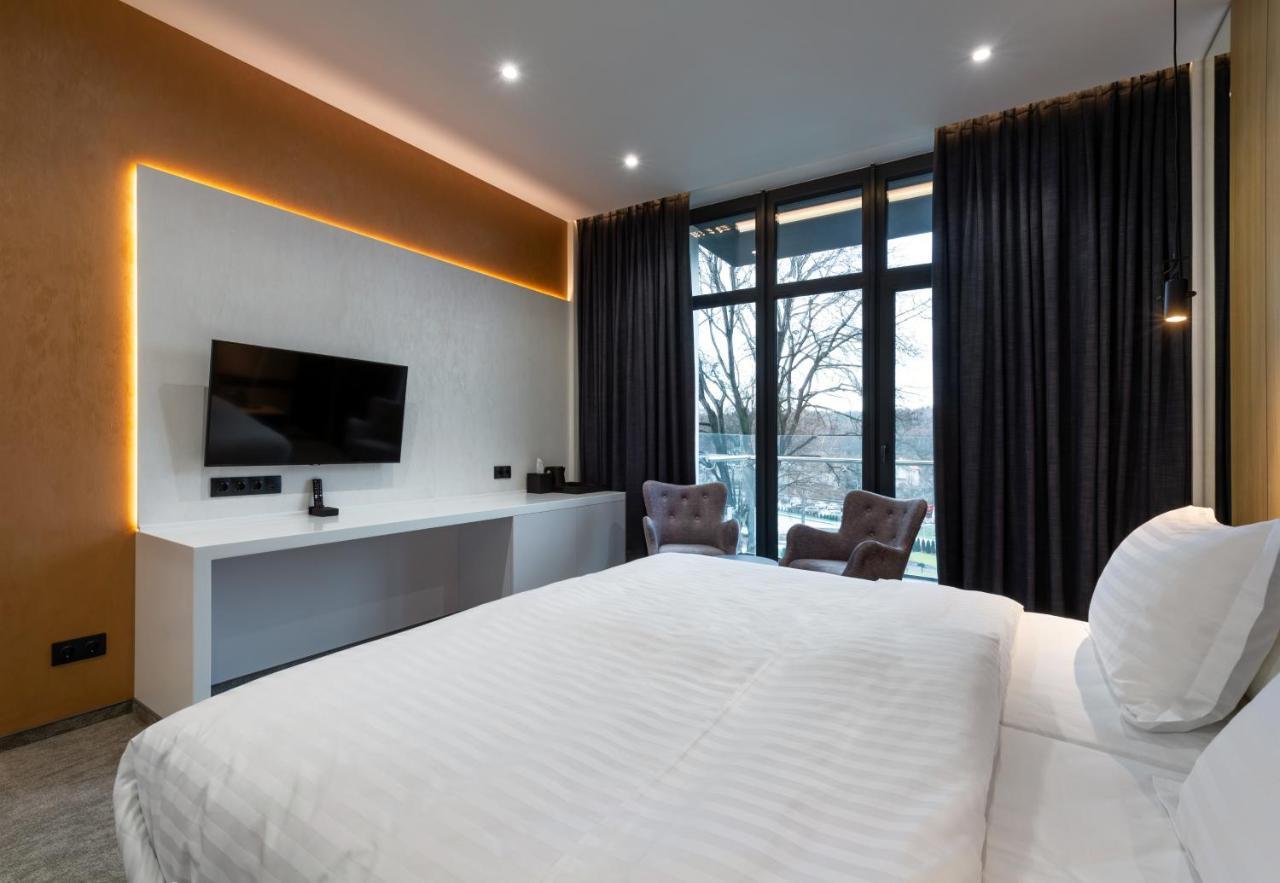 Святий Шарбель Hotel Моршин Екстериор снимка