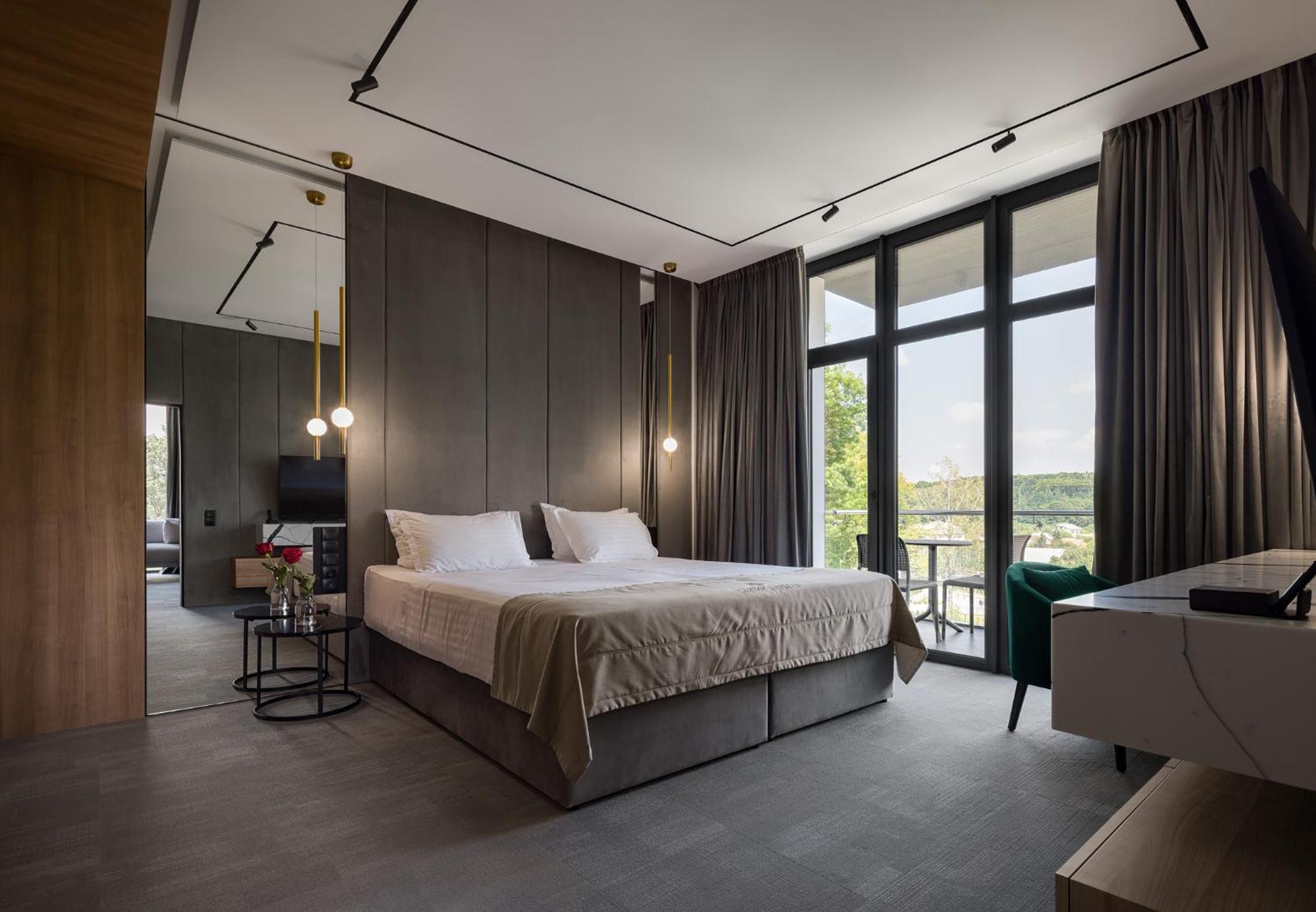 Святий Шарбель Hotel Моршин Екстериор снимка
